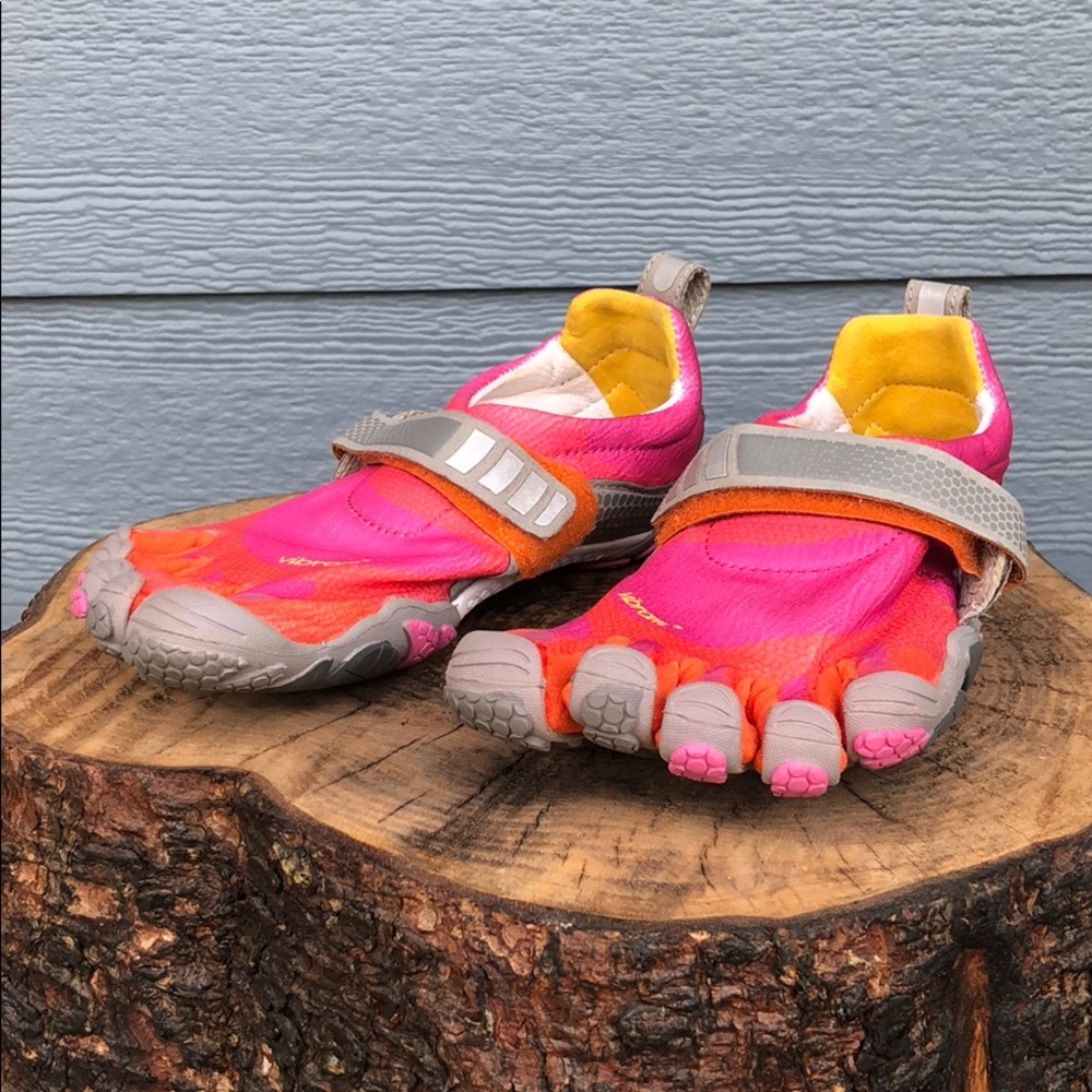 Women’s 37 Vibram Five Fingers Bikila